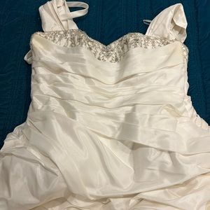 Atlas Graham for Kleinfeld Plus Size 20W